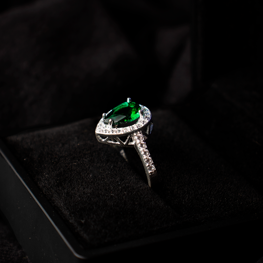 Anillo Hurrem verde en Plata.925 ✨